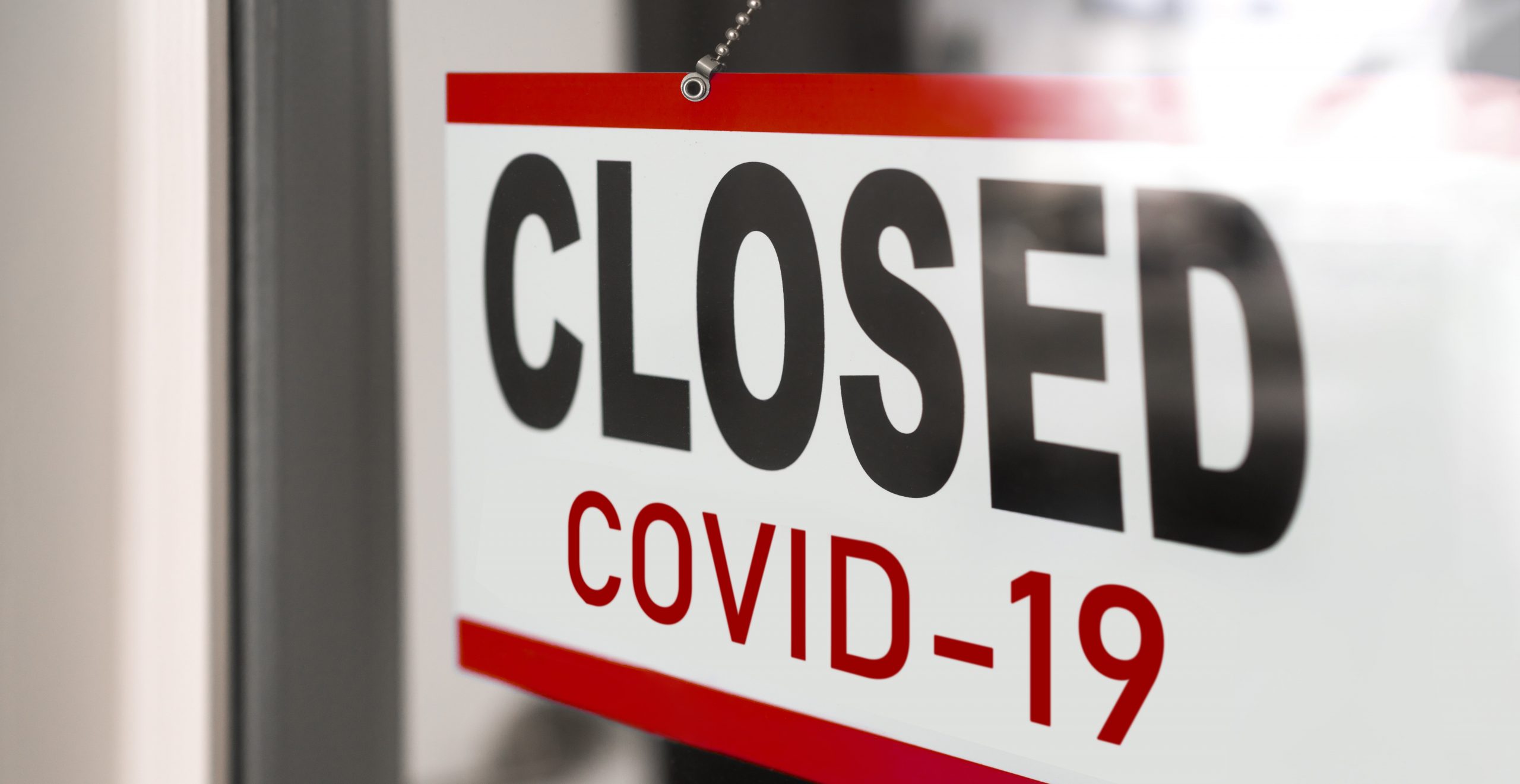 closed sign covid-19