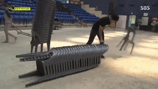 unloading chairs